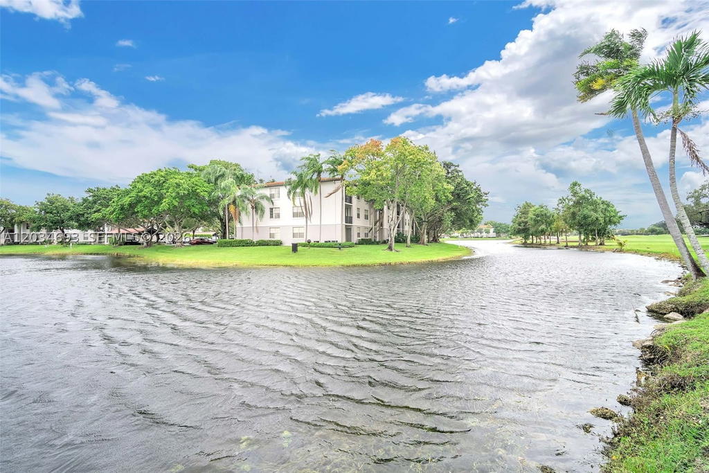 Real estate property located at 250 Jacaranda Dr #704, Broward, Coronado At Jacaranda Pha, Plantation, FL
