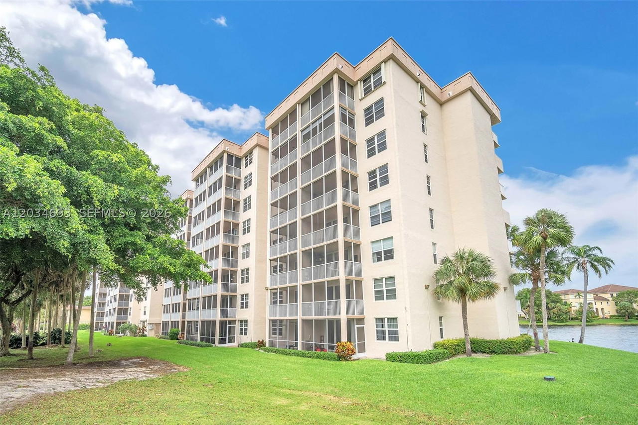 Real estate property located at 250 Jacaranda Dr #704, Broward, Coronado At Jacaranda Pha, Plantation, FL