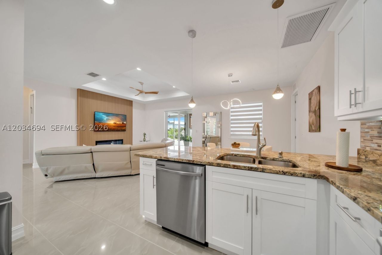 Real estate property located at 60 Floyd Ave S, Lee, Lehigh Acres, Lehigh Acres, FL