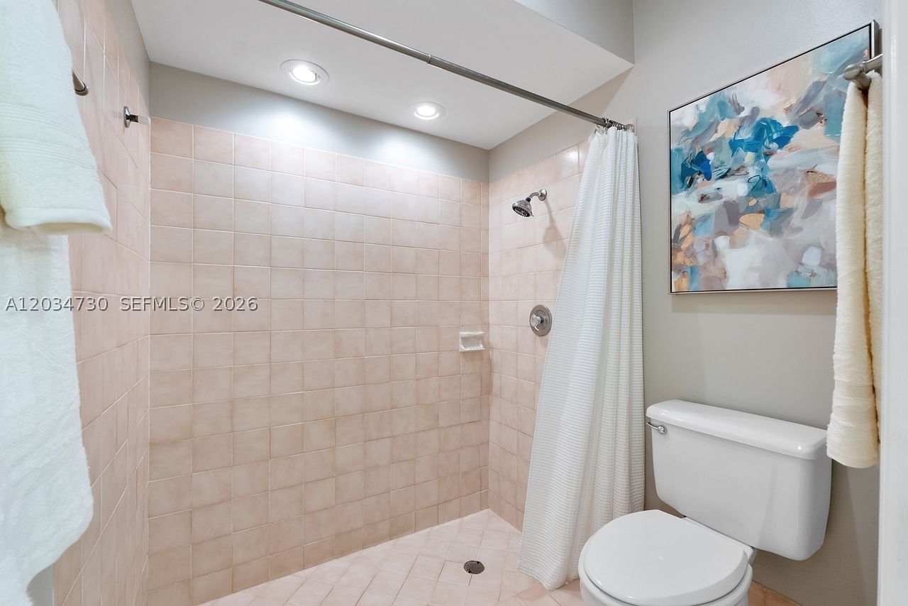 Real estate property located at 2073 Montpeliar, Broward, Country Isles Patio Homes, Weston, FL