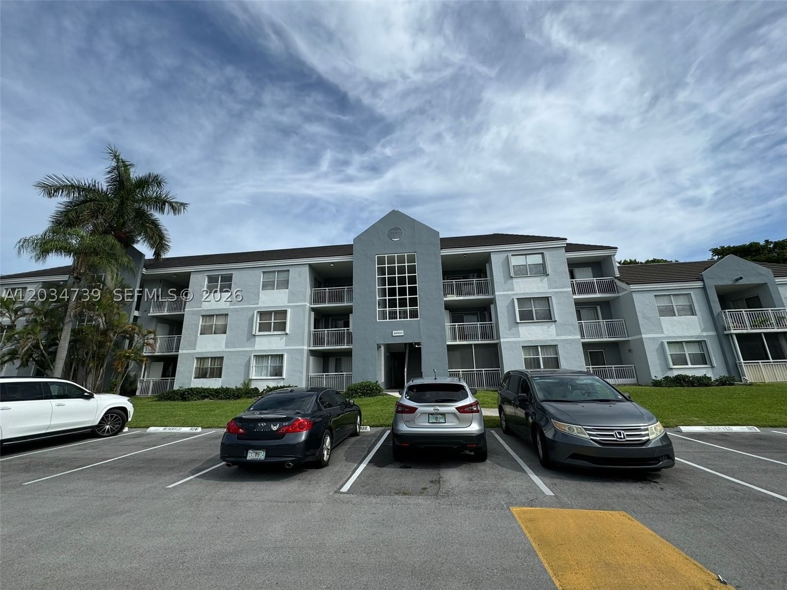 Real estate property located at 8660 212th st #108, Miami-dade, Le Club At Old Cutler Con, Cutler Bay, FL
