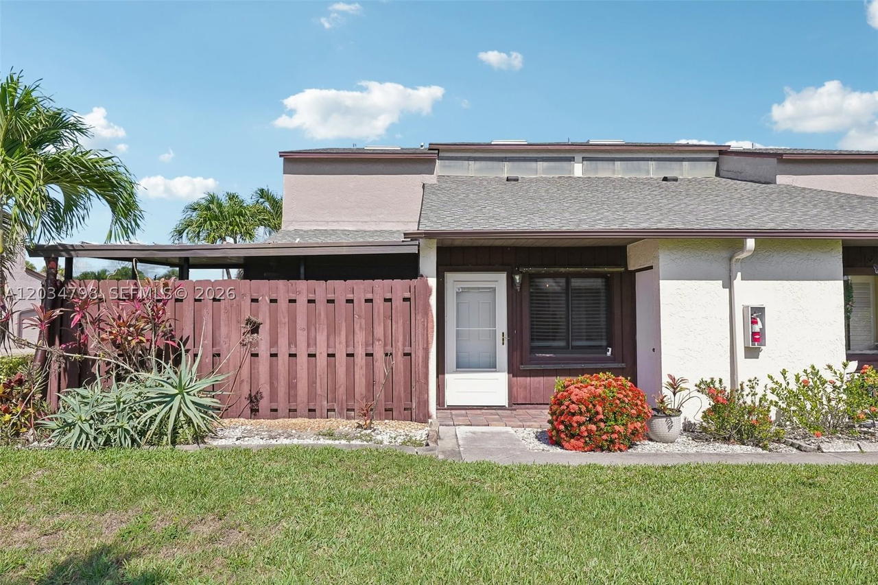Real estate property located at 12939 Cherrydale Court, Lee, Sandalwood Estates, Fort Myers, FL