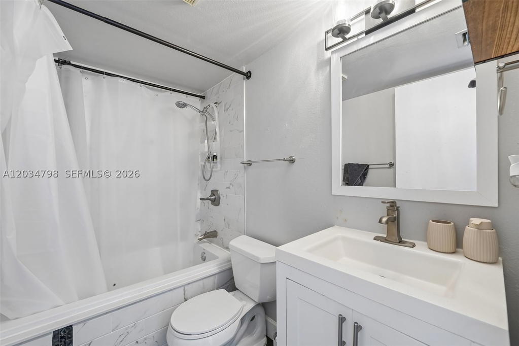 Real estate property located at 12939 Cherrydale Court, Lee, Sandalwood Estates, Fort Myers, FL