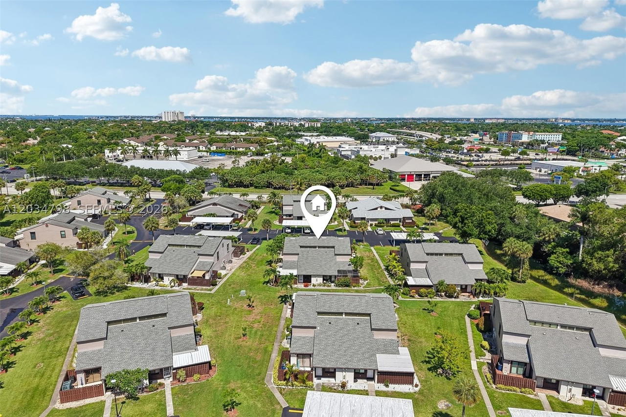 Real estate property located at 12939 Cherrydale Court, Lee, Sandalwood Estates, Fort Myers, FL