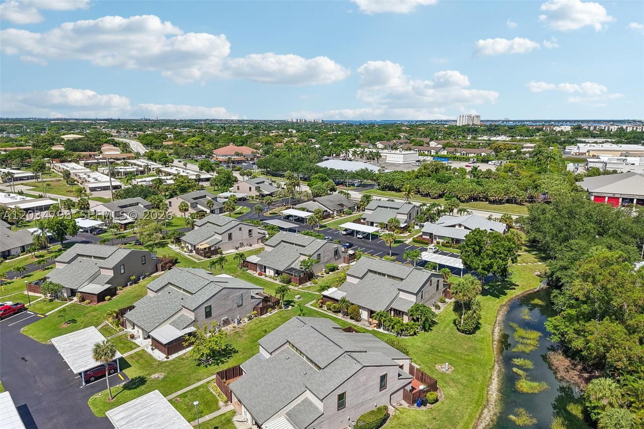 Real estate property located at 12939 Cherrydale Court, Lee, Sandalwood Estates, Fort Myers, FL