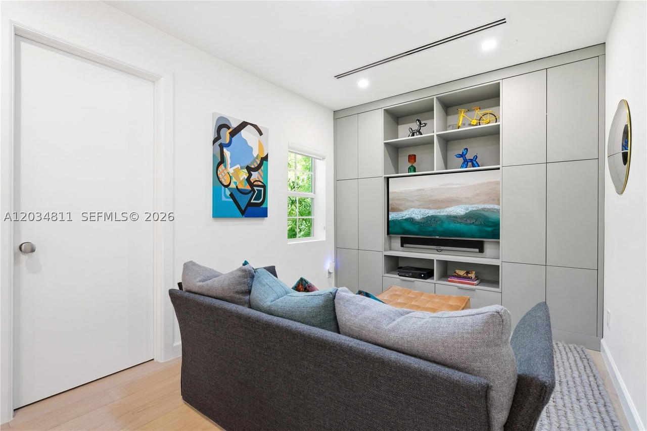 Real estate property located at 19941 36th Pl, Miami-dade, Aventura Estates, Aventura, FL