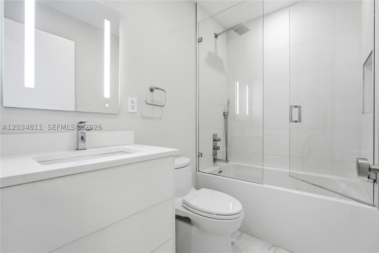 Real estate property located at 19941 36th Pl, Miami-dade, Aventura Estates, Aventura, FL