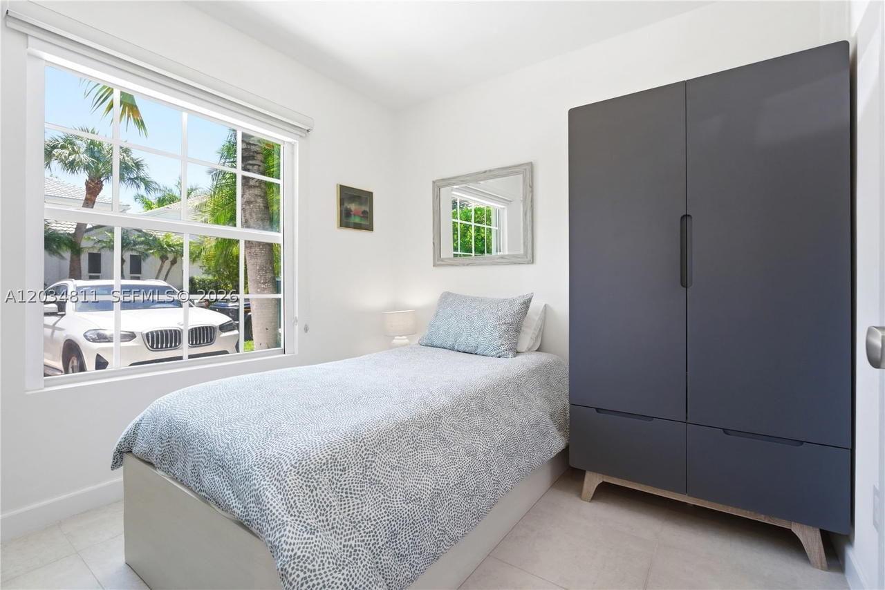 Real estate property located at 19941 36th Pl, Miami-dade, Aventura Estates, Aventura, FL