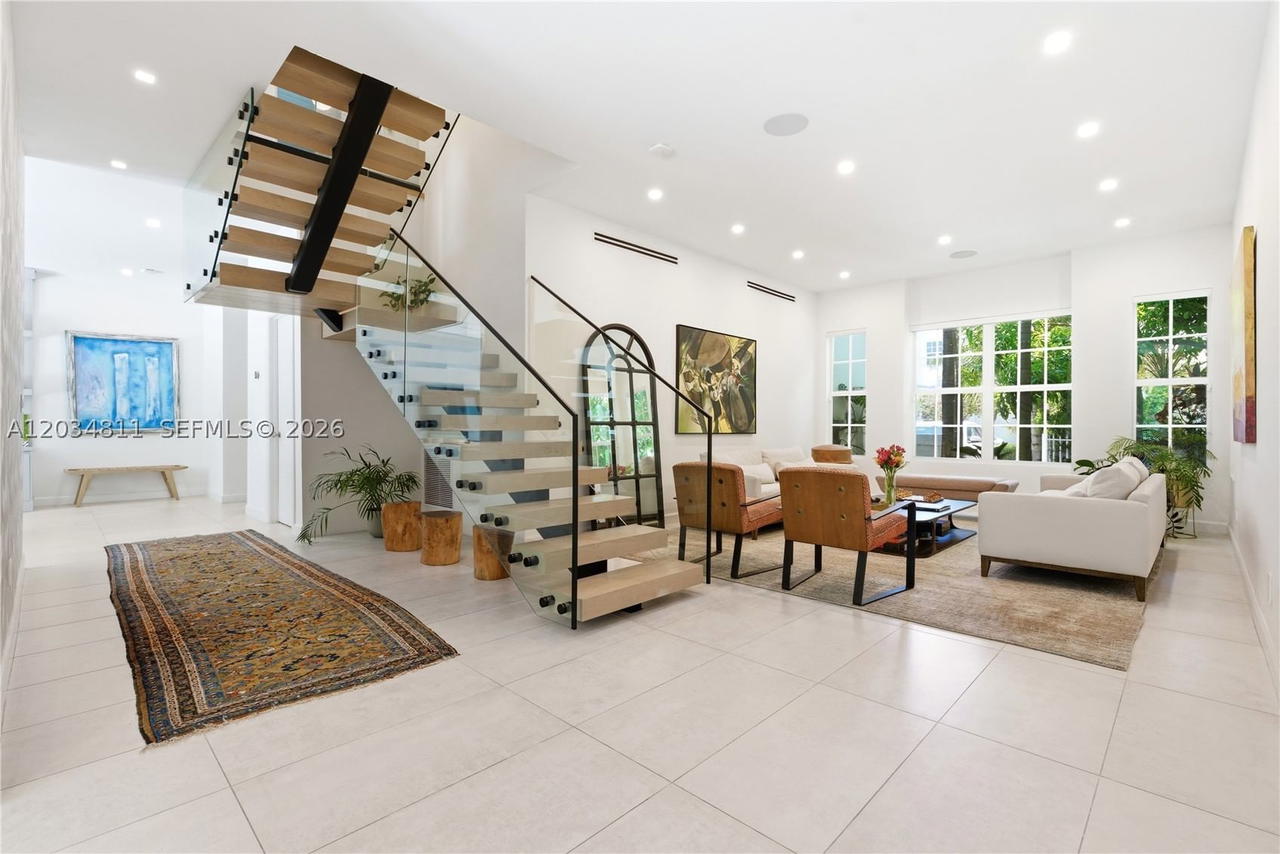Real estate property located at 19941 36th Pl, Miami-dade, Aventura Estates, Aventura, FL