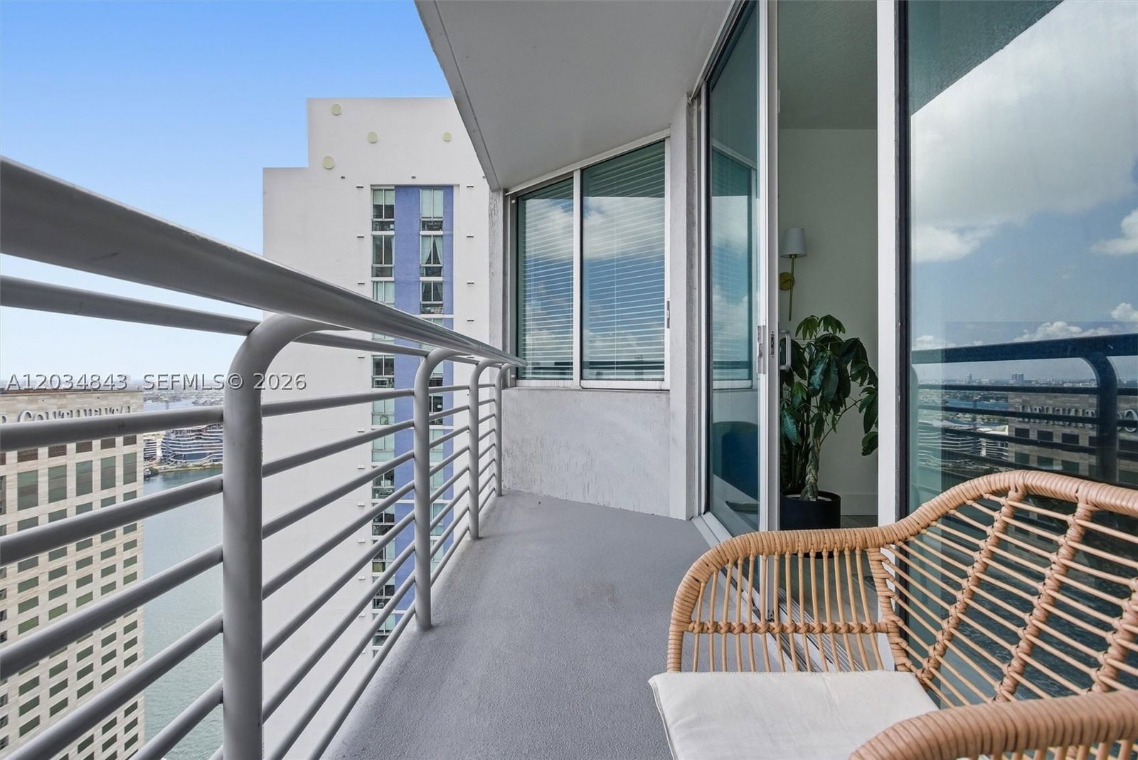 Real estate property located at 325 Biscayne Blvd #4022, Miami-dade, One Miami West Condo, Miami, FL