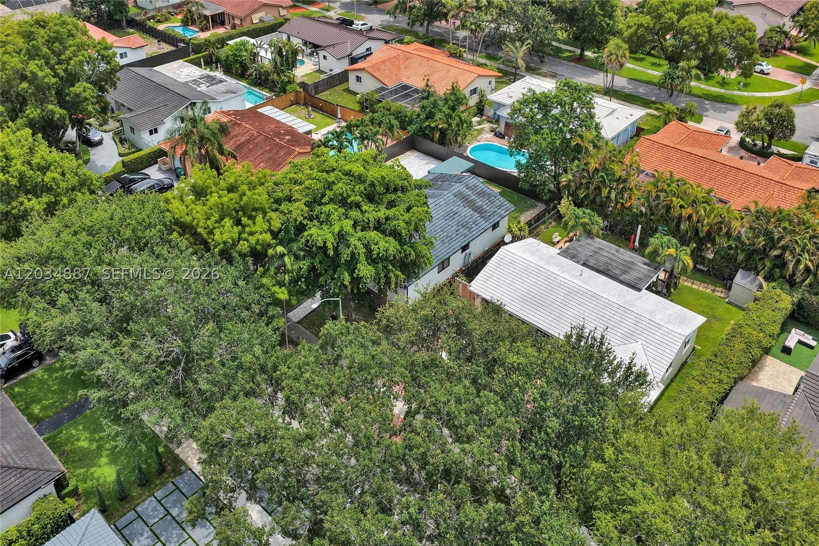 Real estate property located at 14021 Cypress Ct, Miami-dade, Miami Lakes Sec 5, Miami Lakes, FL