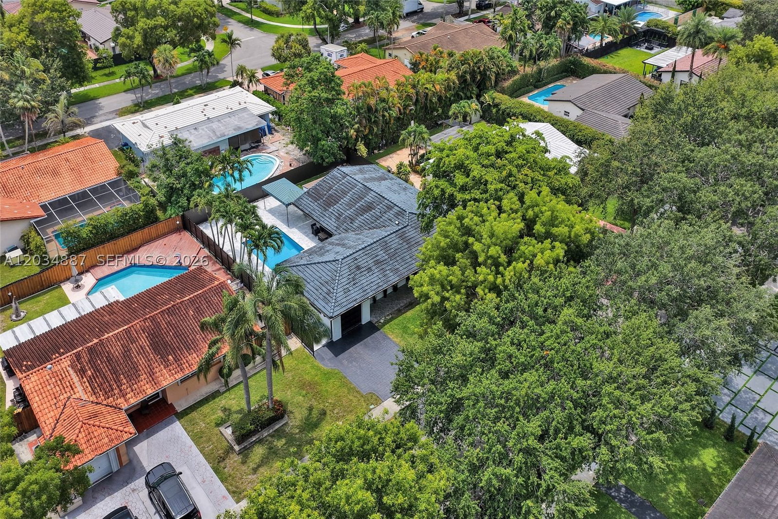 Real estate property located at 14021 Cypress Ct, Miami-dade, Miami Lakes Sec 5, Miami Lakes, FL