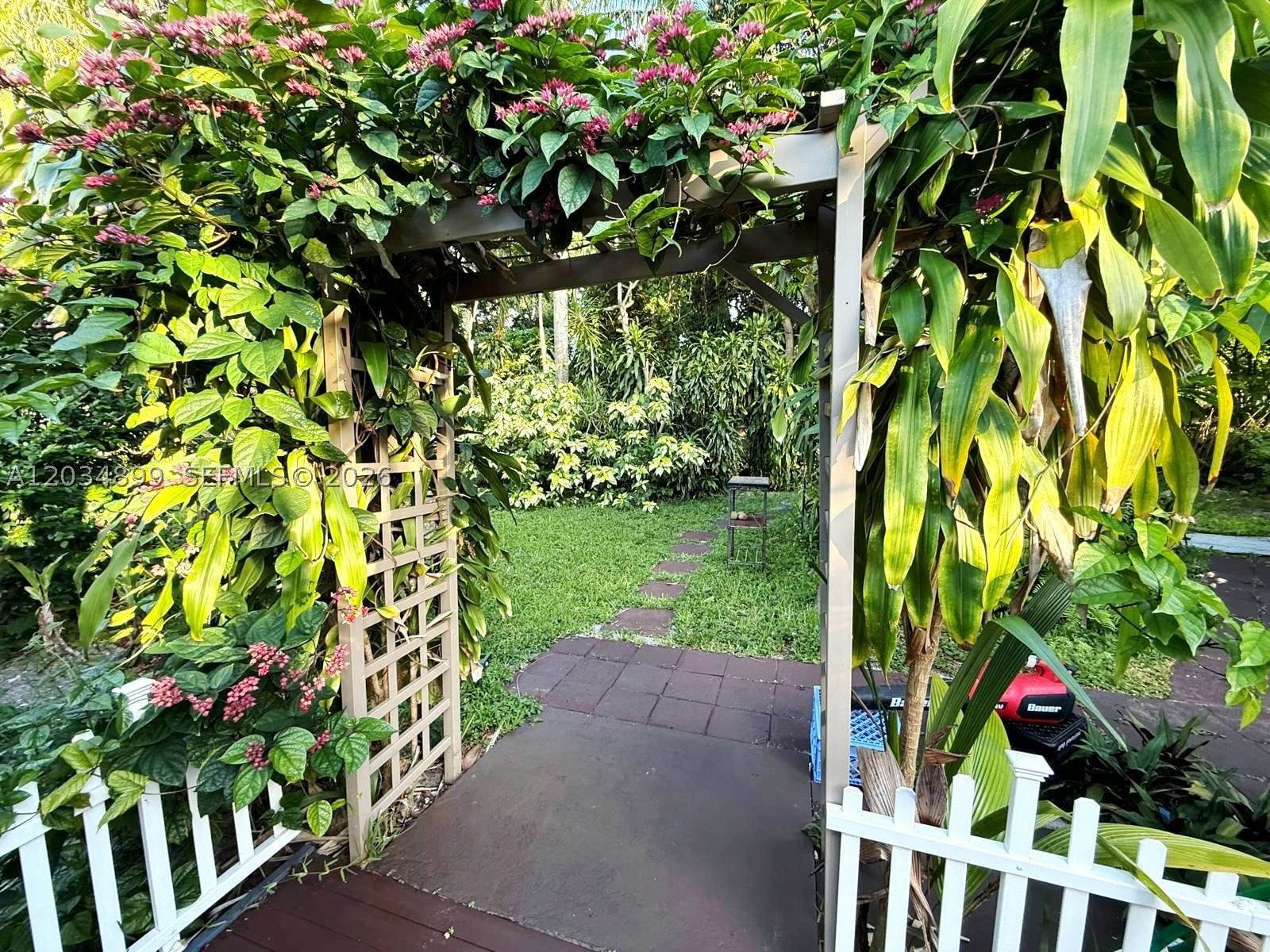 Real estate property located at 2630 Monroe St, Broward, Hollywood Little Ranches, Hollywood, FL