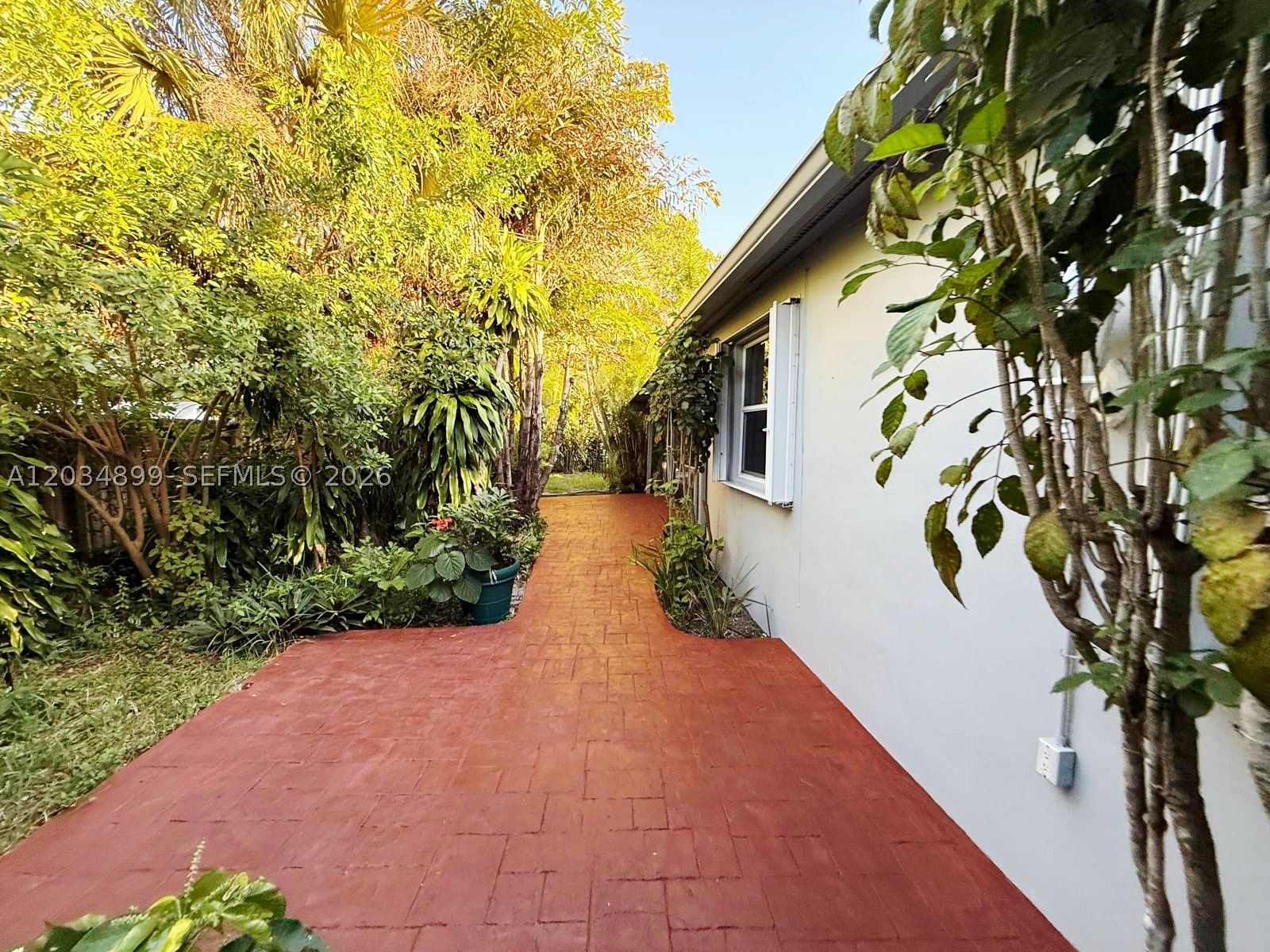 Real estate property located at 2630 Monroe St, Broward, Hollywood Little Ranches, Hollywood, FL