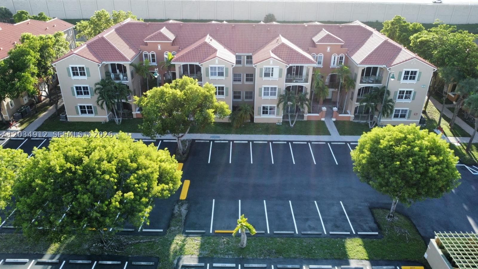 Real estate property located at 6540 114th Ave #1423, Miami-dade, The Courts At Doral Isles, Doral, FL