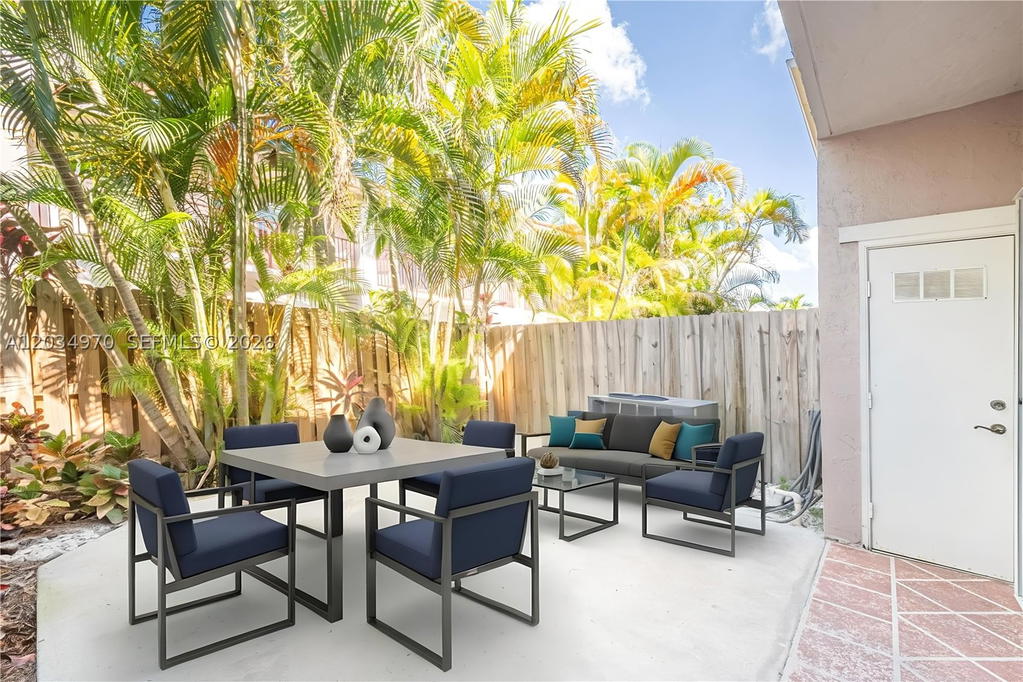 Real estate property located at 10210 154th Pl #110-8, Miami-dade, Villas At The Hammocks Co, Miami, FL