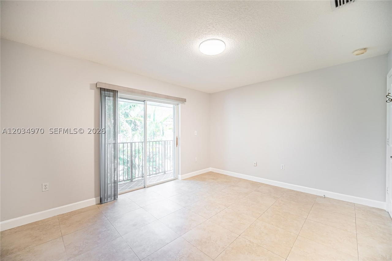Real estate property located at 10210 154th Pl #110-8, Miami-dade, Villas At The Hammocks Co, Miami, FL
