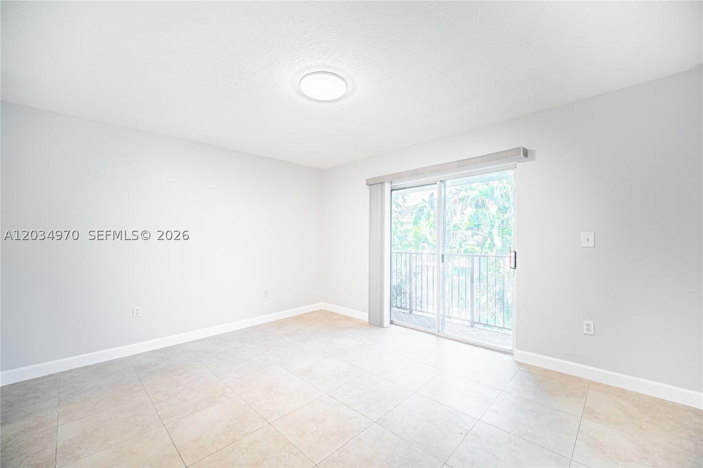 Real estate property located at 10210 154th Pl #110-8, Miami-dade, Villas At The Hammocks Co, Miami, FL