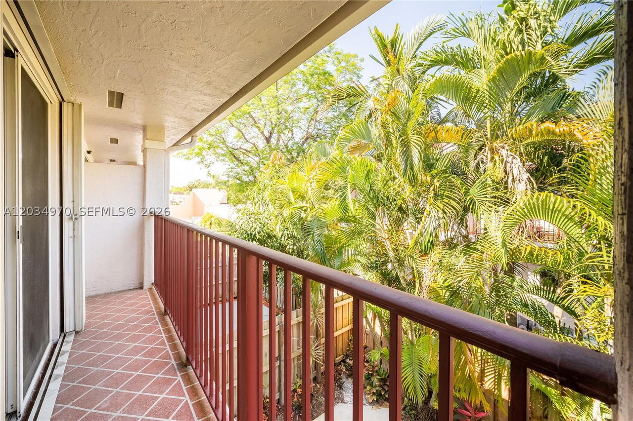 Real estate property located at 10210 154th Pl #110-8, Miami-dade, Villas At The Hammocks Co, Miami, FL