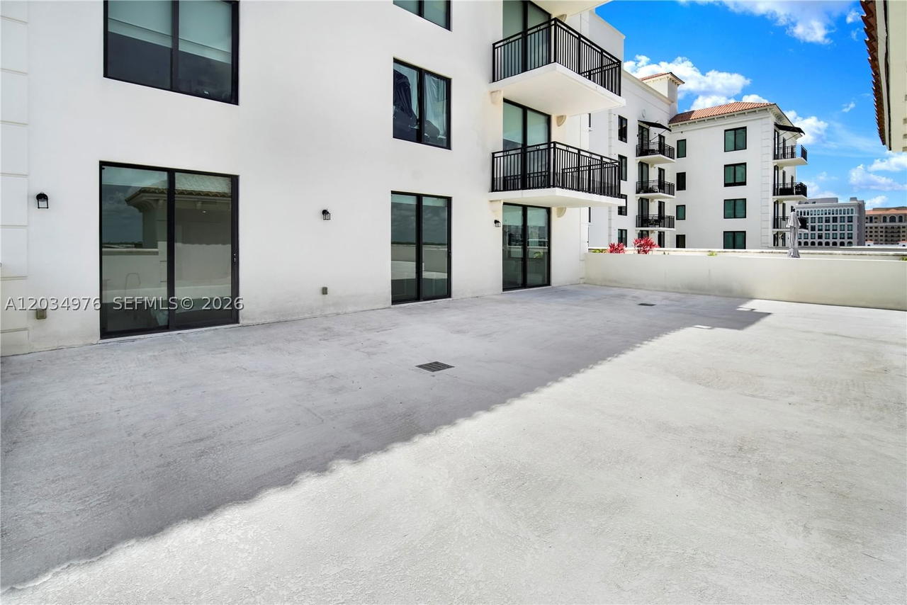 Real estate property located at 1300 Ponce De Leon Blvd #901, Miami-dade, 1300 Ponce Condo, Coral Gables, FL