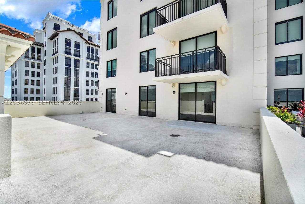 Real estate property located at 1300 Ponce De Leon Blvd #901, Miami-dade, 1300 Ponce Condo, Coral Gables, FL