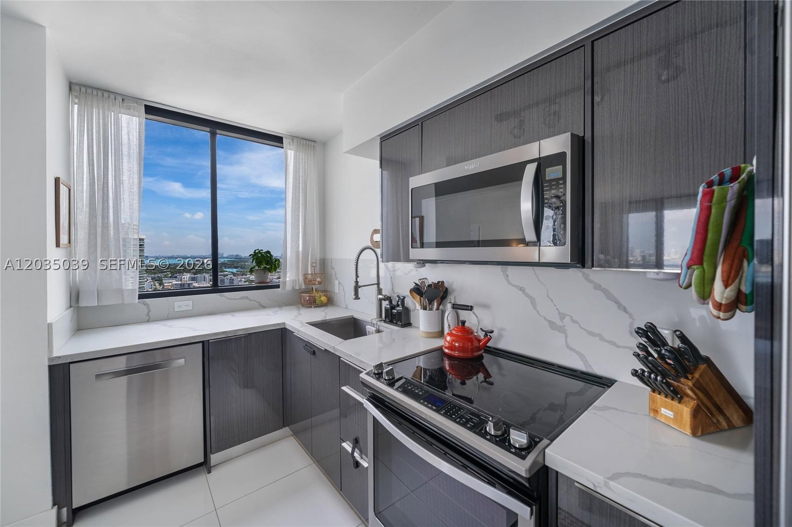 Real estate property located at 1330 West Ave #3001, Miami-dade, The Waverly At South Beac, Miami Beach, FL