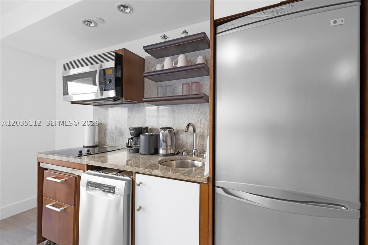 Real estate property located at 1024 Ocean Dr A402, Miami-dade, The Strand On Ocean Drive, Miami Beach, FL