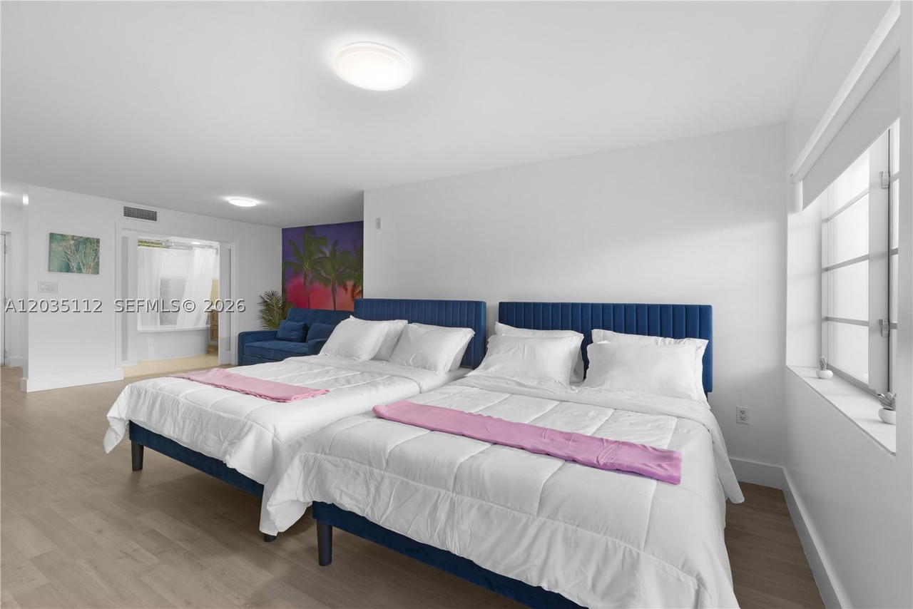 Real estate property located at 1024 Ocean Dr A402, Miami-dade, The Strand On Ocean Drive, Miami Beach, FL