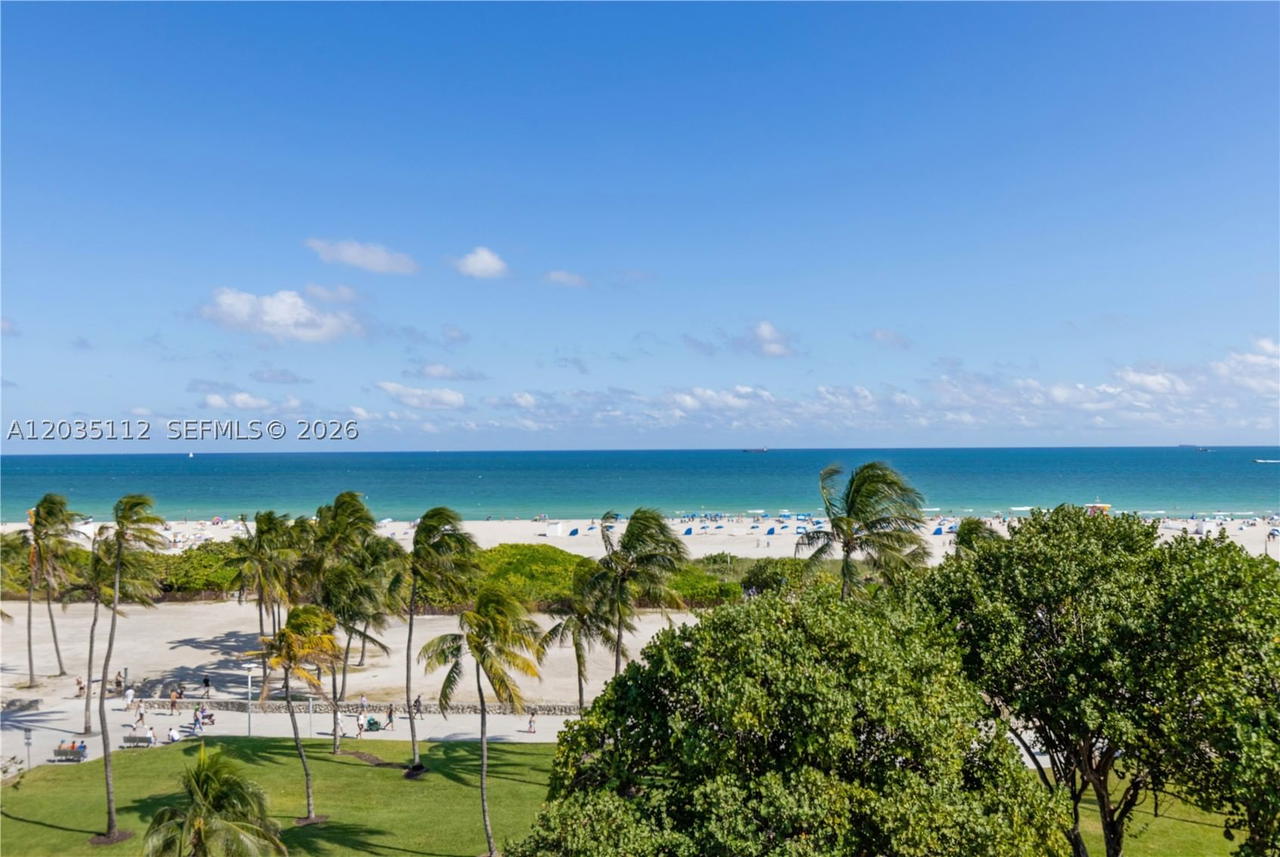 Real estate property located at 1024 Ocean Dr A402, Miami-dade, The Strand On Ocean Drive, Miami Beach, FL