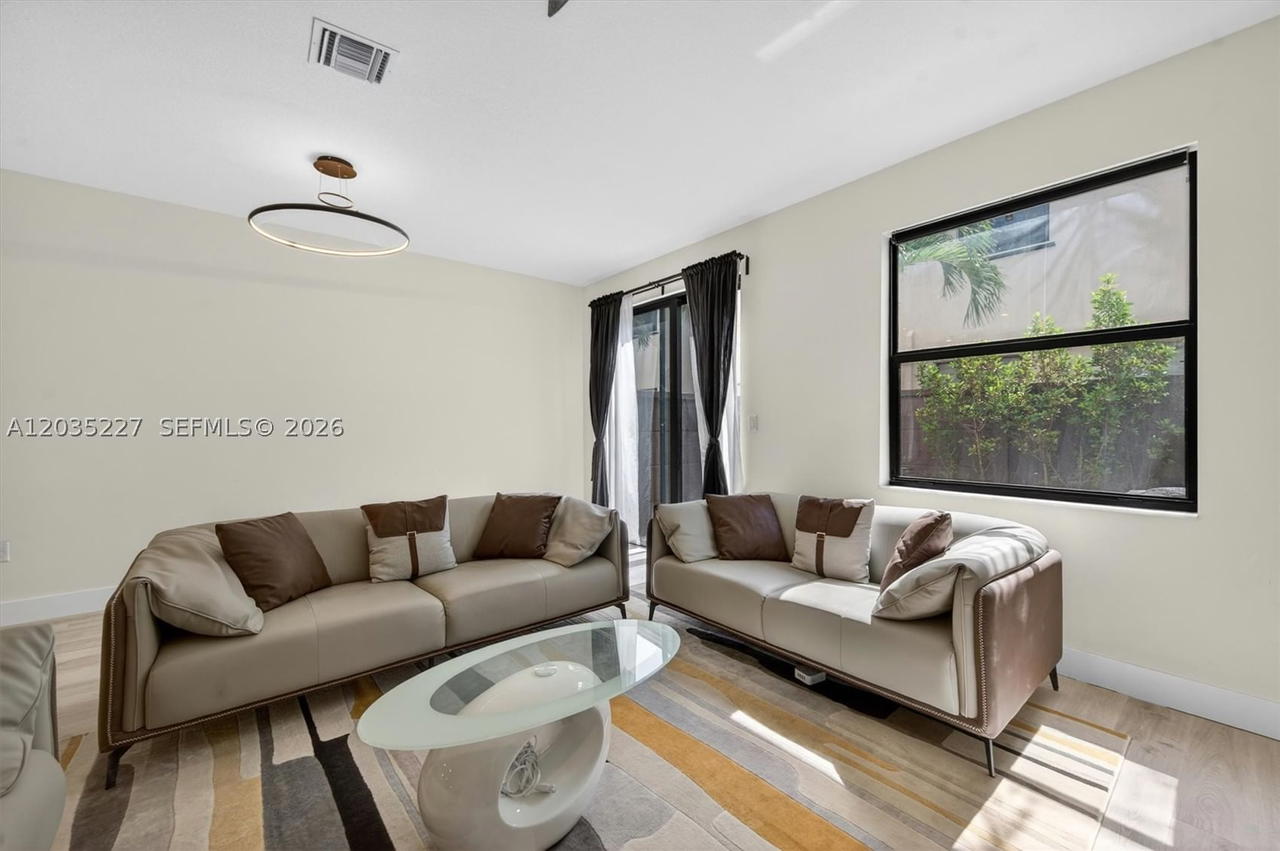 Real estate property located at 15841 91st Ct, Miami-dade, Dunnwoody Lake, Miami Lakes, FL