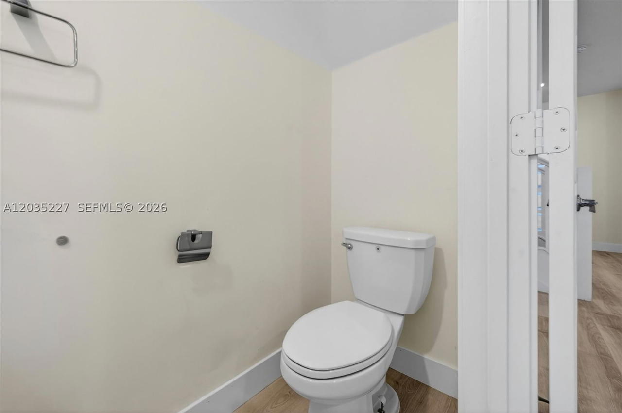 Real estate property located at 15841 91st Ct, Miami-dade, Dunnwoody Lake, Miami Lakes, FL