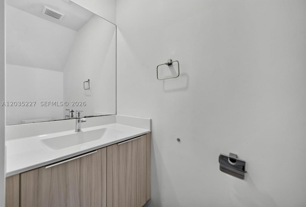 Real estate property located at 15841 91st Ct, Miami-dade, Dunnwoody Lake, Miami Lakes, FL