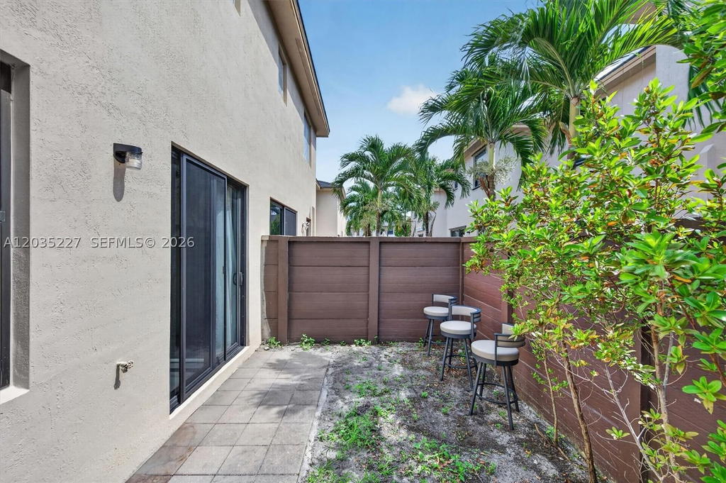 Real estate property located at 15841 91st Ct, Miami-dade, Dunnwoody Lake, Miami Lakes, FL