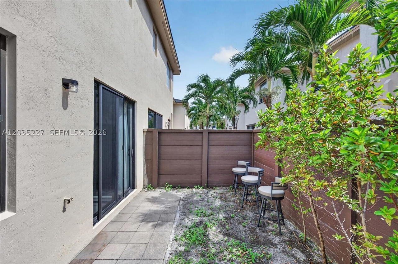 Real estate property located at 15841 91st Ct, Miami-dade, Dunnwoody Lake, Miami Lakes, FL