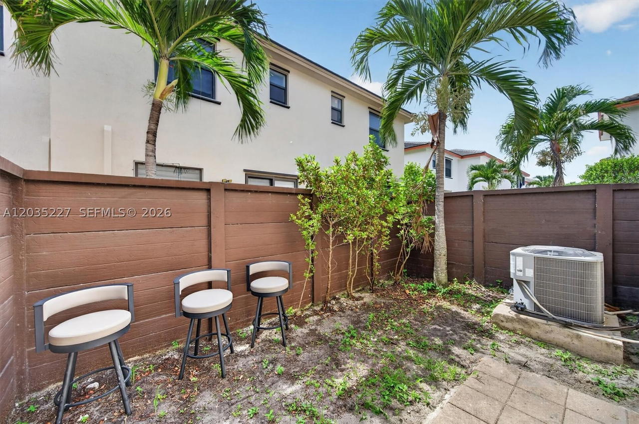 Real estate property located at 15841 91st Ct, Miami-dade, Dunnwoody Lake, Miami Lakes, FL