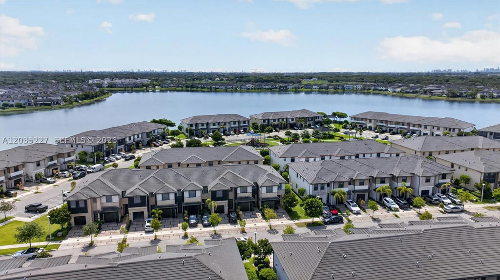 Real estate property located at 15841 91st Ct, Miami-dade, Dunnwoody Lake, Miami Lakes, FL