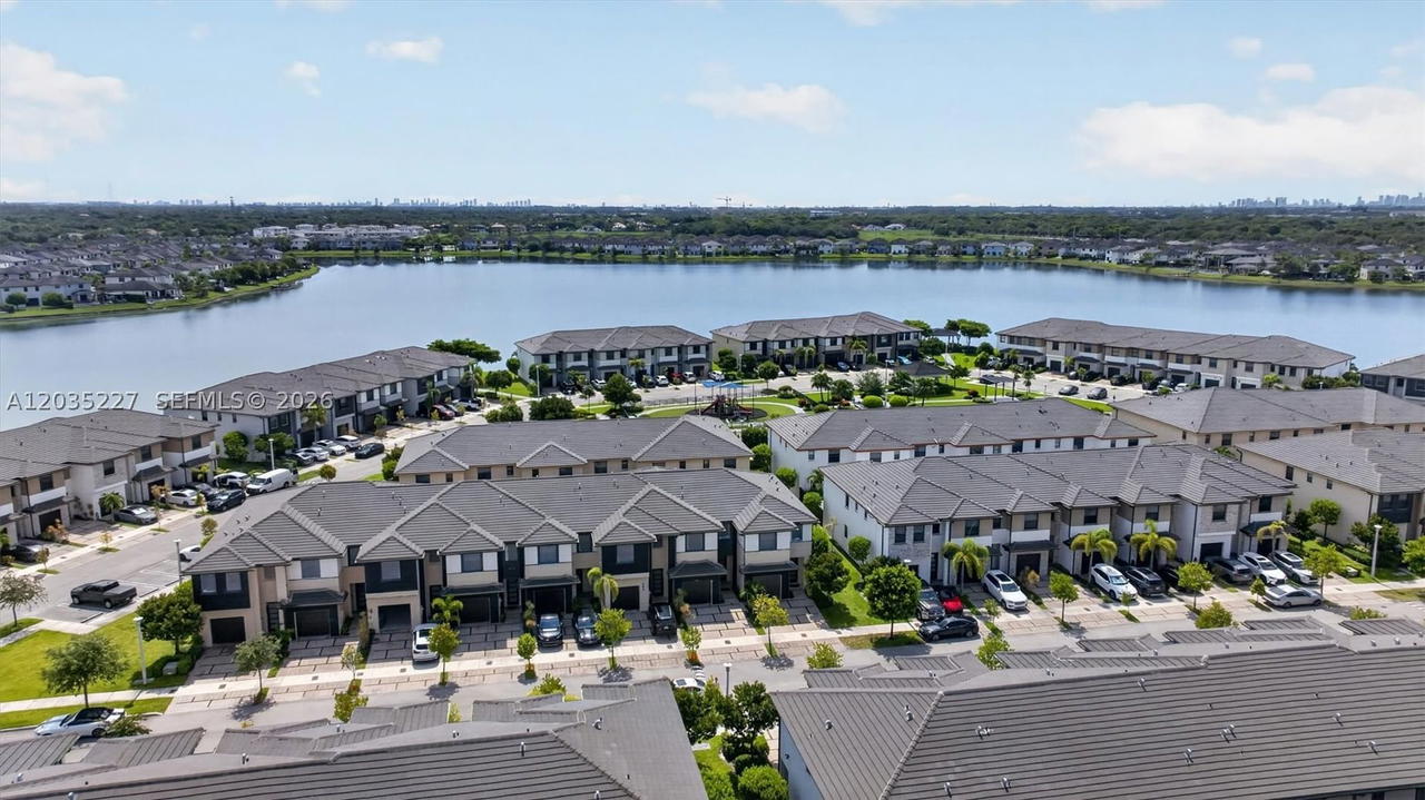 Real estate property located at 15841 91st Ct, Miami-dade, Dunnwoody Lake, Miami Lakes, FL