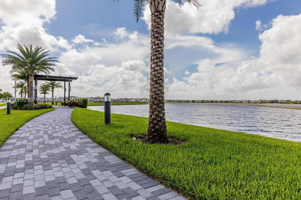 Real estate property located at 15841 91st Ct, Miami-dade, Dunnwoody Lake, Miami Lakes, FL