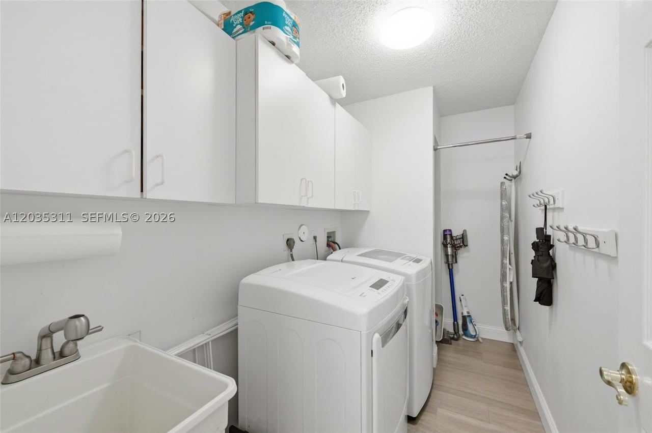 Real estate property located at 1975 Water Ridge Dr, Broward, Waterford Landing, Weston, FL
