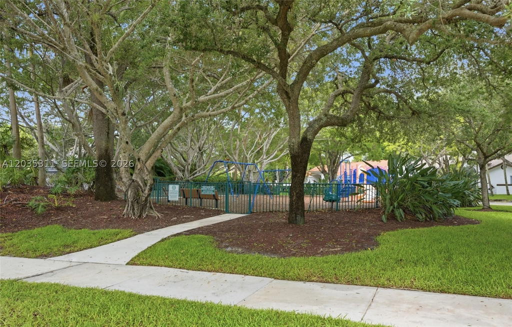 Real estate property located at 1975 Water Ridge Dr, Broward, Waterford Landing, Weston, FL