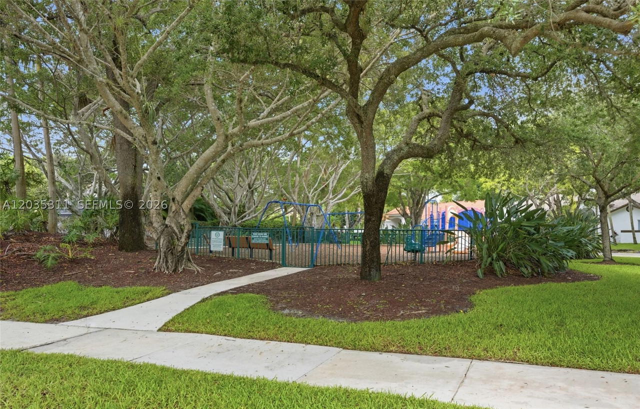 Real estate property located at 1975 Water Ridge Dr, Broward, Waterford Landing, Weston, FL