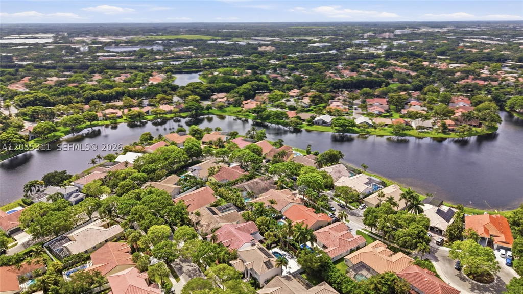 Real estate property located at 1975 Water Ridge Dr, Broward, Waterford Landing, Weston, FL