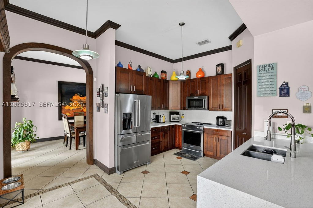 Real estate property located at 8216 166th Pl, Miami-dade, Kendalland, Miami, FL