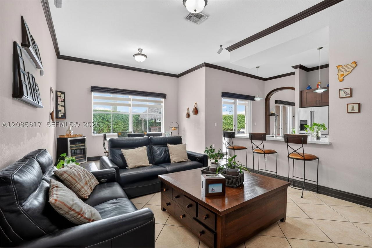Real estate property located at 8216 166th Pl, Miami-dade, Kendalland, Miami, FL