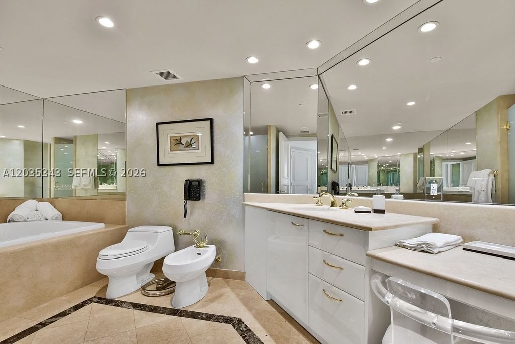 Real estate property located at 19955 38th Ct #1701, Miami-dade, Towers Of Porto Vita-sout, Aventura, FL