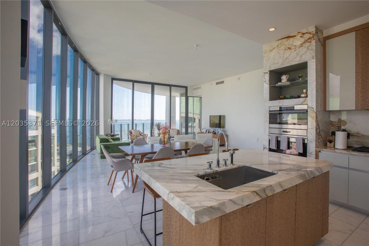Real estate property located at 2821 Bayshore Dr #20D, Miami-dade, Two Park Grove Condo, Miami, FL