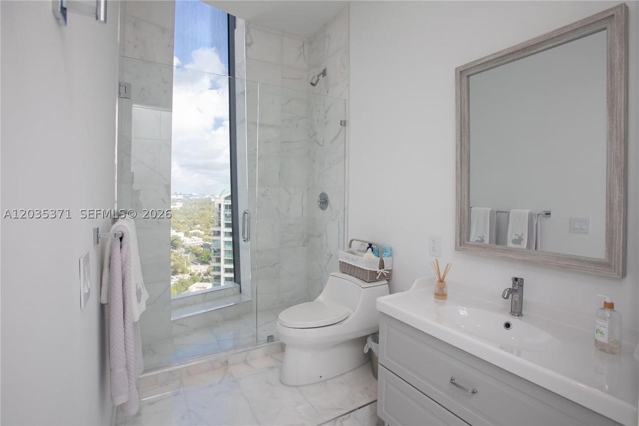 Real estate property located at 2821 Bayshore Dr #20D, Miami-dade, Two Park Grove Condo, Miami, FL