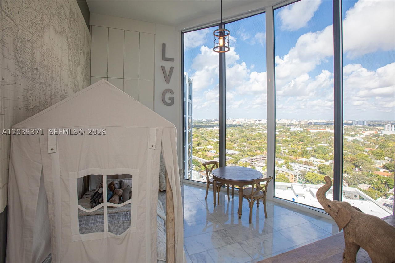Real estate property located at 2821 Bayshore Dr #20D, Miami-dade, Two Park Grove Condo, Miami, FL