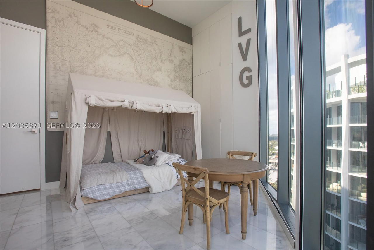 Real estate property located at 2821 Bayshore Dr #20D, Miami-dade, Two Park Grove Condo, Miami, FL
