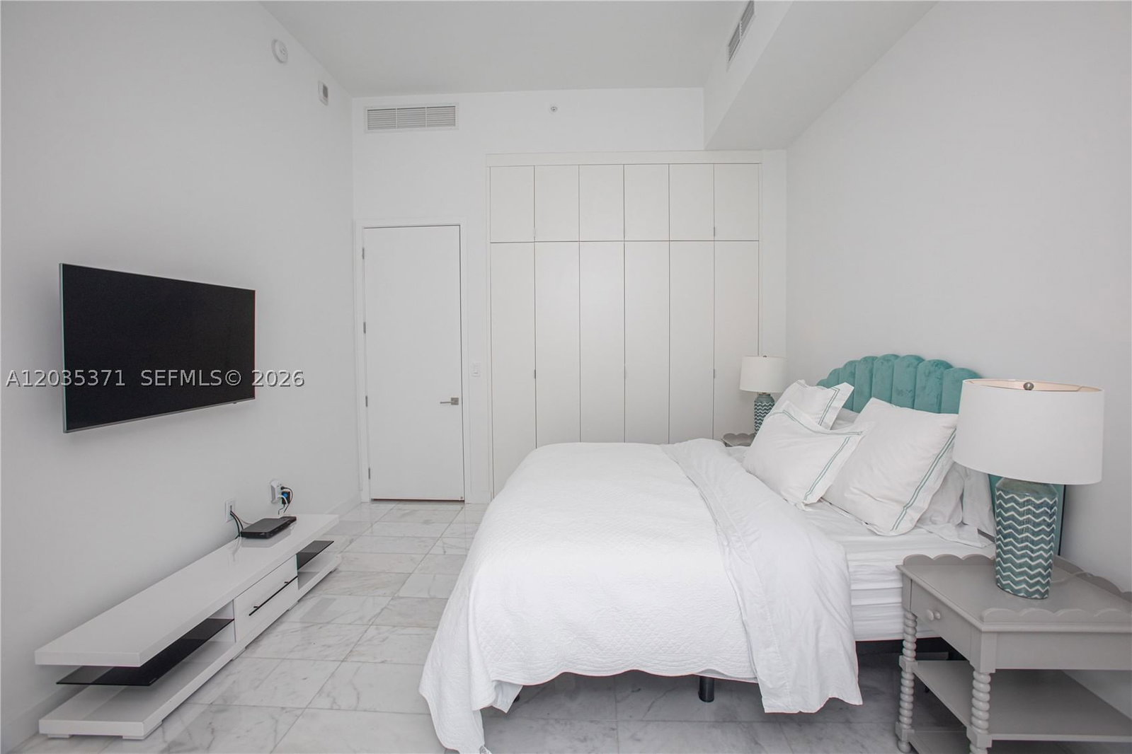 Real estate property located at 2821 Bayshore Dr #20D, Miami-dade, Two Park Grove Condo, Miami, FL